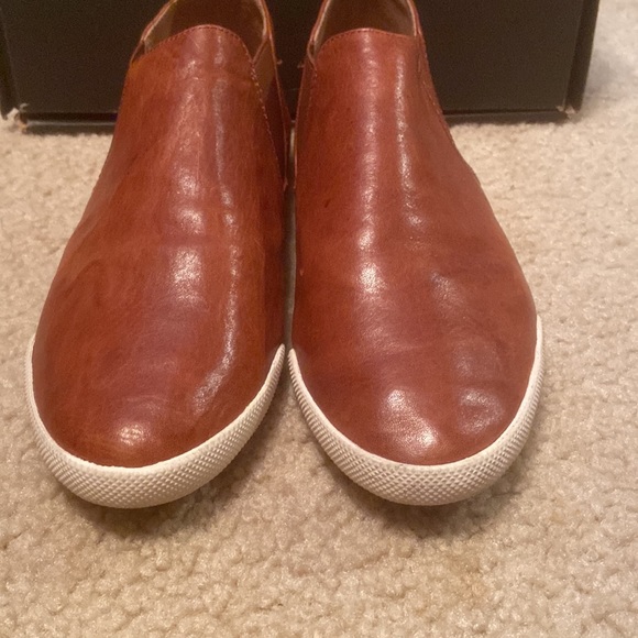 Frye Melanie Chelsea Leather Slip-On Sneaker Boot Bootie  10. Gently worn. - Picture 3 of 5